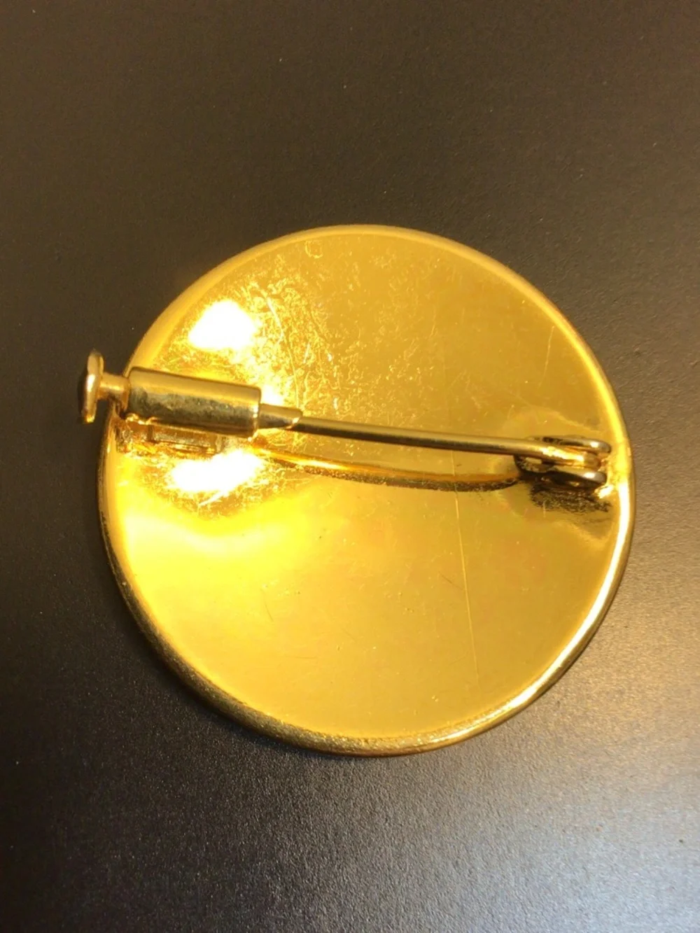 Vintage Mid Century Damascene Gold Tone Brooch Arabesque Design Trombone Clasp